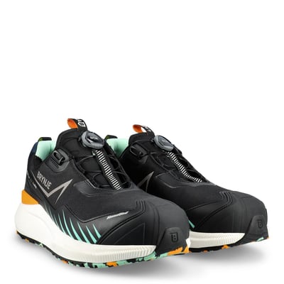 Detaljeret vinkel af Sika Footwear sikkerhedssko 100201 LAB BOA S3S, med fokus på BOA Fit System og det slidstærke tekstiloverdel.
