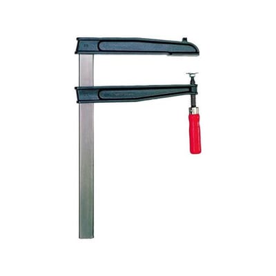 Bessey skruetvinge i støbejern, 400 x 200 mm, med lang stålskinne og rødt greb, set fra siden.