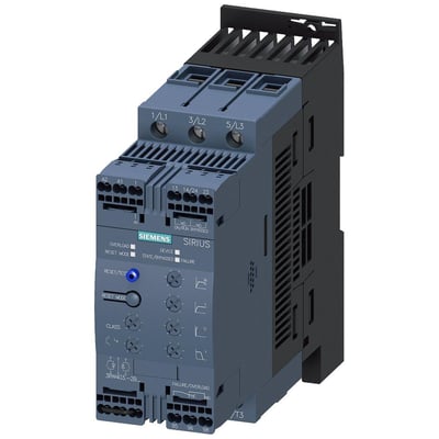 Siemens SIRIUS softstarter S2, 45A, 22kW, 200-480V AC med 24V AC/DC fjederterminaler, vist fra skrå vinkel med fokus på frontpanellens betjeningsknapper og terminaler.