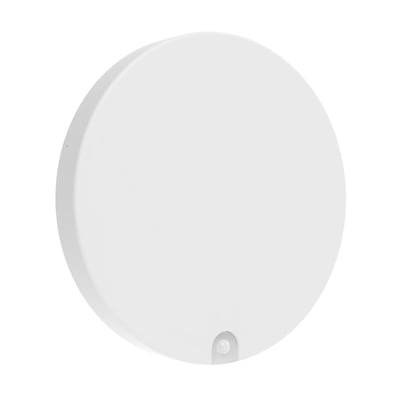 Hvidt, rundt Ledvance Surface Disc-armatur på 300 mm med synlig PIR-sensor, set skråt forfra.