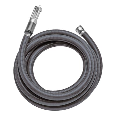 Gardena sugeslange 25 mm i diameter og 7 meters længde, fremstillet af mørkegrå plast med metalfinish ved tilslutningsenden.