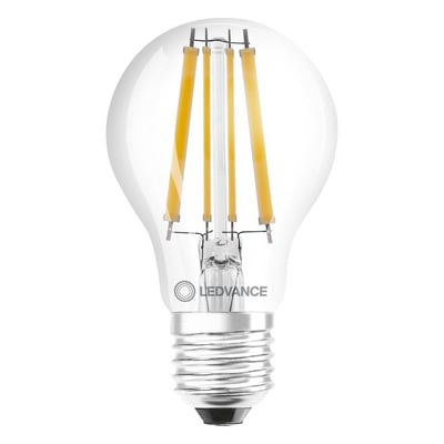Tæt på Ledvance LED filament pæren med E27 sokkel, der viser den klare glasboble og de indvendige filamenter.
