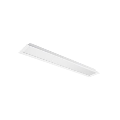 SG Armaturen Sense Line 120X600, et hvidt loftarmatur med 4000K lys og et 3-lags optisk system mod blænding.