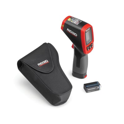 Ridgid Micro IR 200 temperaturmåler med tilbehør, herunder et beskyttelsescover og et 9V batteri.