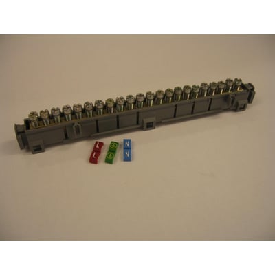 Legrand terminalblok, 1x6-25+21x1,5-16MM2, L176mm, med inkluderet mærker til L, N og T på hvid baggrund.