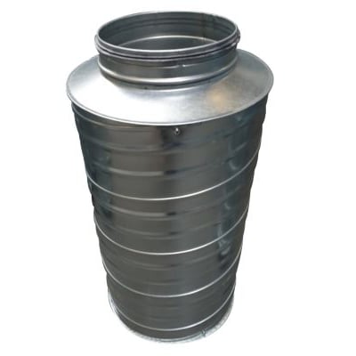 Lyddæmper med 630 mm diameter og 900 mm længde, fremstillet af galvaniseret stål med isolering og synlig samling.