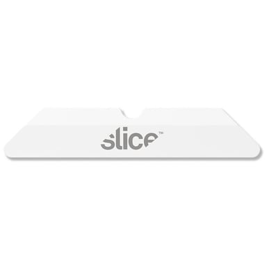 Nærbillede af et Slice® 10404 knivblad med rund ende, viser det hvide zirconium oxid materiale og logo.