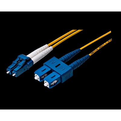 Patchkabel med gul 2mm Duplex LSZH kappe, 7m lang, med LC/UPC og SC/UPC stik.