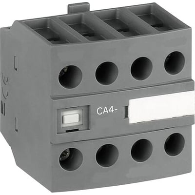 ABB hjælpekontakt CA4-04E set fra siden, med fokus på dens kompakte design og tilslutningsåbninger uden terminaler synlige.