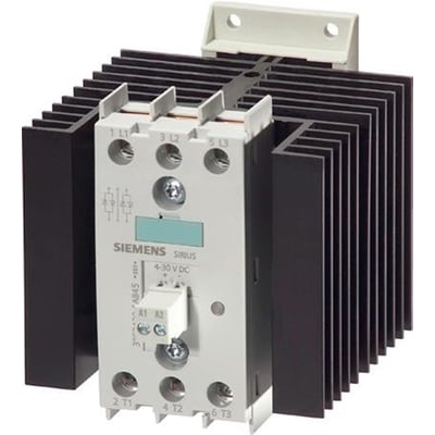 Siemens 3RF2430-1AB45 solid-state kontaktor med 3 faser, 30A og 4-30VDC styringsspænding, fremviser køleprofilen.