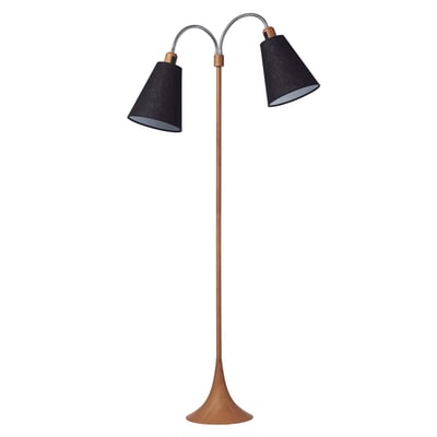 Nielsen Light Fodgænger gulvlampe med trælook, to sorte skærme og sort ledning, isoleret på hvid baggrund.