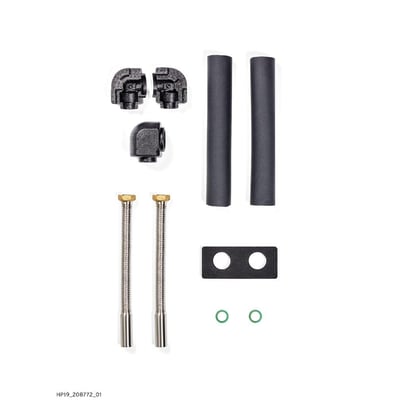 Vaillant tilslutningssæt til aroTHERM plus med to rustfri rør, sorte isoleringsstykker og tilslutningsdele.