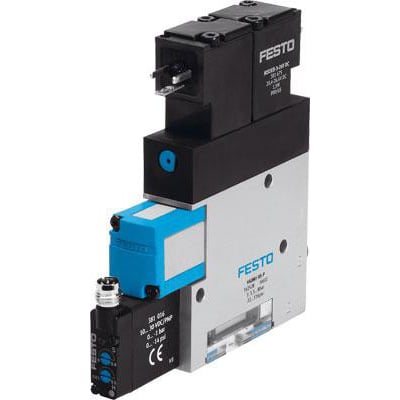 Festo VADMI-200-P vakuumgenerator med integreret vacuum switch, PNP design, og synlig blå flowkontrolventil på en hvid baggrund.