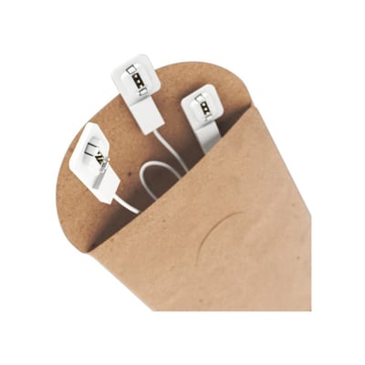 Nærbillede af Nanoleaf Shapes Hexagons fleksible linkers, der viser de hvide forbindelseselementer og kabler.