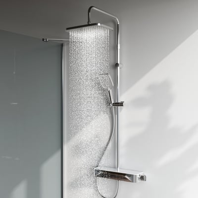 AM.PM Func ShowerSpot med termostatisk brusearmatur i krom, viser fuldt system med firkantede hoved- og håndbrusere, der er i brug.