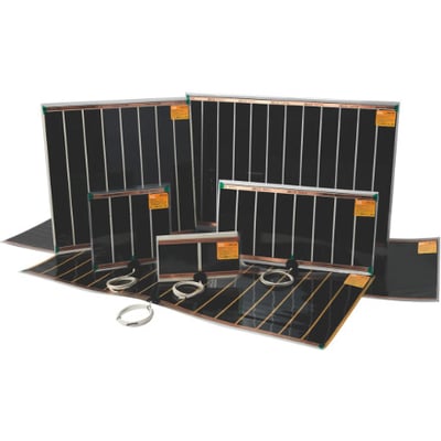 Forskellige størrelser Heatcom spejlvarme paneler med 80W effekt og selvklæbende folie, vist med tilslutningsledninger.