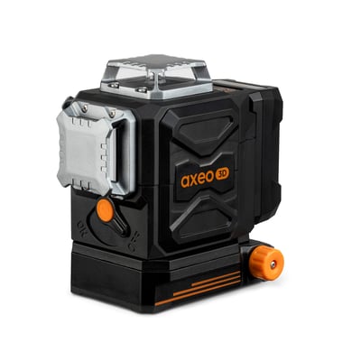 Geo-Fennel AXEO3D grøn multilinjelaser set forfra med sort og orange kabinet og monteret på holder.