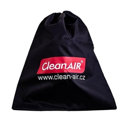 Sort CleanAir hjelm opbevaringspose med rød logo-stribe og webadresse vist på hvid baggrund.