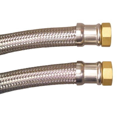Nærbillede af samlingen på en Neoperl EPDM kedelslange med rustfri flet og 1 1/4" messing omløber.