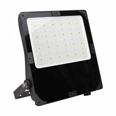 SpectrumLED 300W LED-projektør i sort med justerbar effekt og asymmetrisk lys, set skråt forfra.