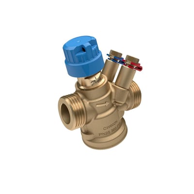 Nærbillede af Danfoss AB-QM 4.0 DN 20 HF reguleringsventil, fremhæver måleniplernes tilslutninger og messingmaterialet.