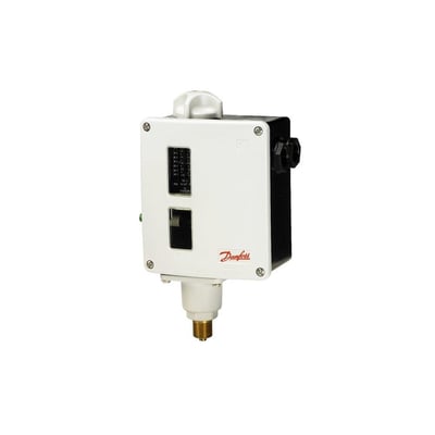 Danfoss RT200L pressostat, 0,2-6 bar, med G 3/8 tryktilslutning på hvid baggrund.