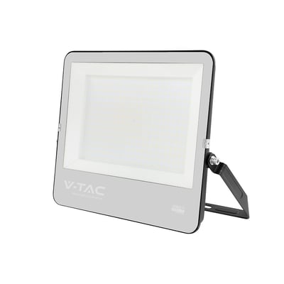 V-TAC 300W LED projektør med Cree-chip, sort aluminiumshus og justerbart beslag på hvid baggrund.