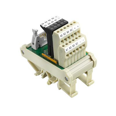 Weidmüller interface-modul med terminaler og indbygget plug-in stik, vist skråt forfra med tilslutningerne synlige.