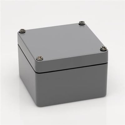 Bernstein CA-220 montagekasse i sølvgrå aluminium med mål 122x122x80mm, IP66/IP67-klassificeret for robust beskyttelse.