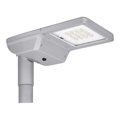 Hvid Ledvance Streetlight Flex S vejbelysning med synlige LED'er, monteret på en lodret mast.