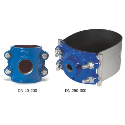 AVK anboringsbøjle 200mm x 2" PN16, duktiljern, type 10/00, vist med en mindre model til sammenligning.