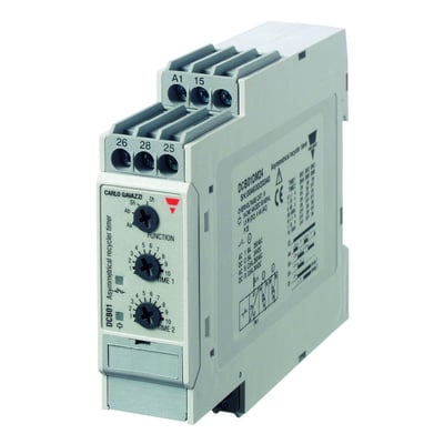 Carlo Gavazzi tidsrelæ med to tidsindstillingsknapper og synlige tilslutningsklemmer, set skråt forfra.