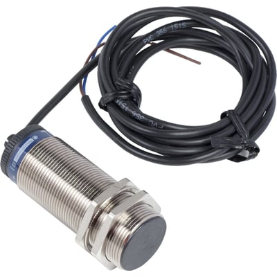 Schneider Electric omdrejningsvagt XSAV11801TF M30 med 10 mm registreringsafstand og 2 meter kabel på hvid baggrund.