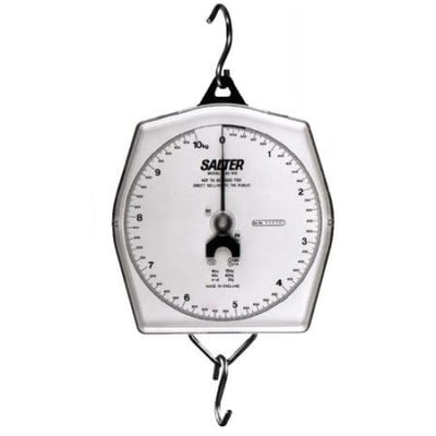 Salter 235-6S hængevægt med en kapacitet på 10 kg, hvid urskive og klar visning af vægten.