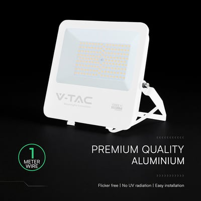 V-TAC LED-projektør på 100 W med CREE-chip og hvidt hus, vist forfra med monteringsbøjle og ledning.