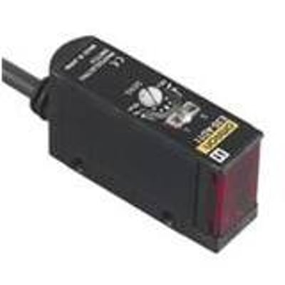 Omron fotoelektrisk sensor E3S-AD31 med diffus detektion, 200 mm rækkevidde og 2 m kabel.