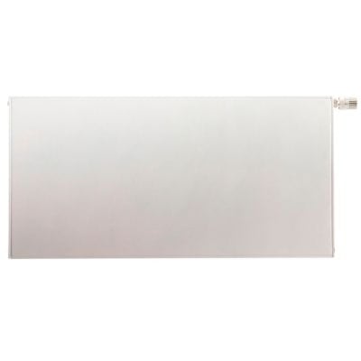 Purmo C 33 hvid radiator 450x2000mm, med tilslutningsnippel i øverste højre hjørne isoleret på hvid baggrund.