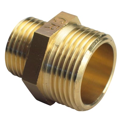 Ezze brystnippel i afzinket messing med en udvendig gevind på 1.1/2" og 3/4" med synlige gevinddetaljer.