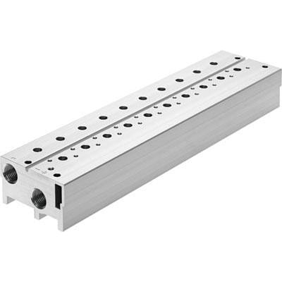 Festo tilslutningsblok VABM-B10-25S-G38-8-P3 i aluminium med flere porte, vist på en hvid baggrund.