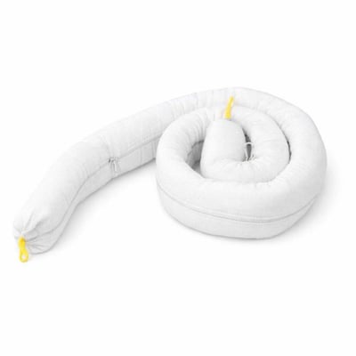 Hvid Spillify Strong Oil Only-absorberingsslange rullet sammen med gule endeløkker, 3 meter lang og 12 cm i diameter.