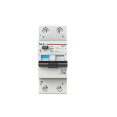 AEG kombiafbryder RCBO med 10 A, 30 mA og to poler, set forfra med sort betjeningsgreb.