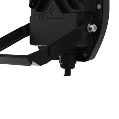 Bagside og monteringsbeslag på sort Ansell Lighting Calinor Evo LED projektør med 30W effekt og kabel.