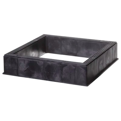 Uni-Seals Futura kabelbrønd mellemsektion på 900 x 450 x 150 mm, en mørk, rektangulær ramme set skråt oppefra.