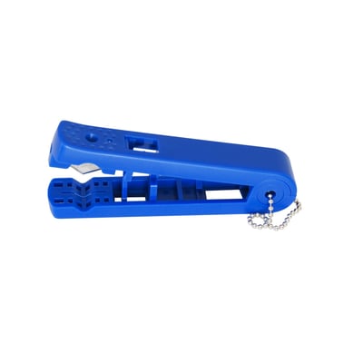 Hexatronic ABF FO microrør klipper i blå plast, designet til rene og lige snit på microrør med en integreret klinge og kæde til nøglering.