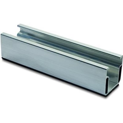 Novotegra kortprofil C47 skinne i aluminium med EPDM, 385 mm lang, klar til montering på trapezplader.