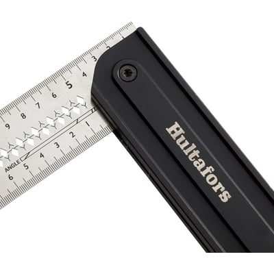 Nærbillede af Hultafors Quattro 270 geringsvinkel med sort håndtag og rustfri stålinstrument. Vinklen er indstillet på 90 grader.
