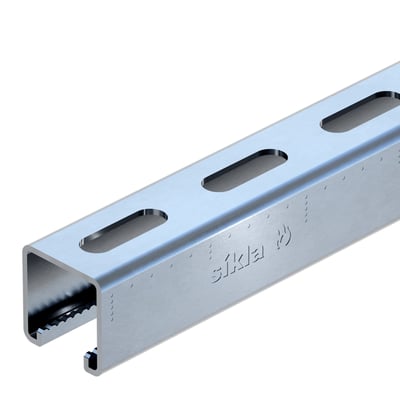 Beck Scanclamp montageskinne 41/21 med sølvfarvet overflade, set skråt med aflange huller og åben profilende.