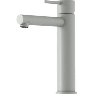 Mora Inxx II Sharp Medium håndvaskarmatur i matgrå messing med lige profil og skrå tud på hvid baggrund.