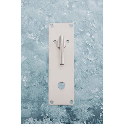 Assa Abloy handicap-langskilt 6013 i størrelsen 60x206 mm, set forfra med greb og monteringshuller.