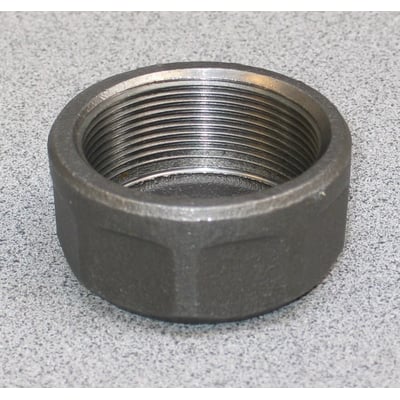 Georg Fischer sort slutmuffe 2.1/2" med indvendige gevind, vist på en let tekstureret overflade.